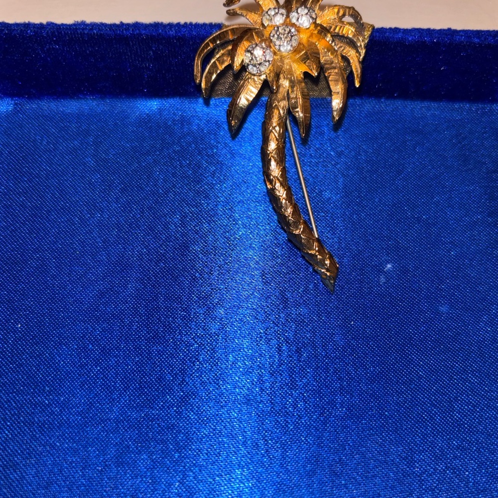 Tropical Gold Palm Tree Brooch - Picture 4 of 5